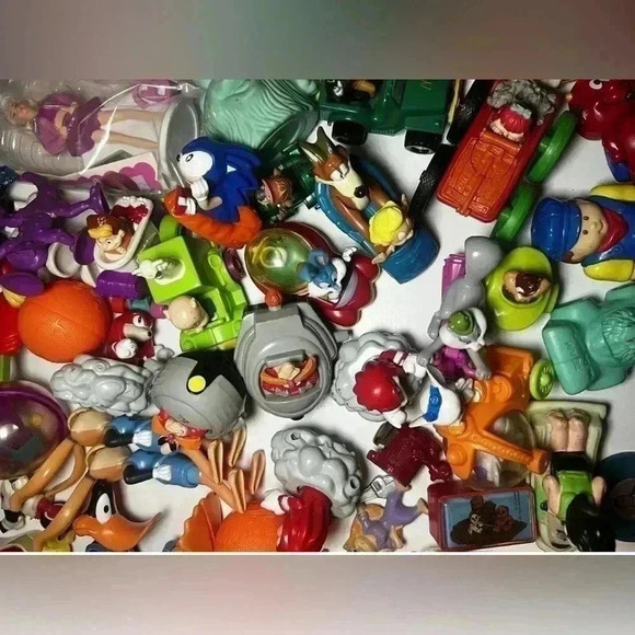 LARGE Vintage Mixed Lot of Fast Food Toys From 1980s-1990s, MEGA LOT!! - Picture 2 of 15